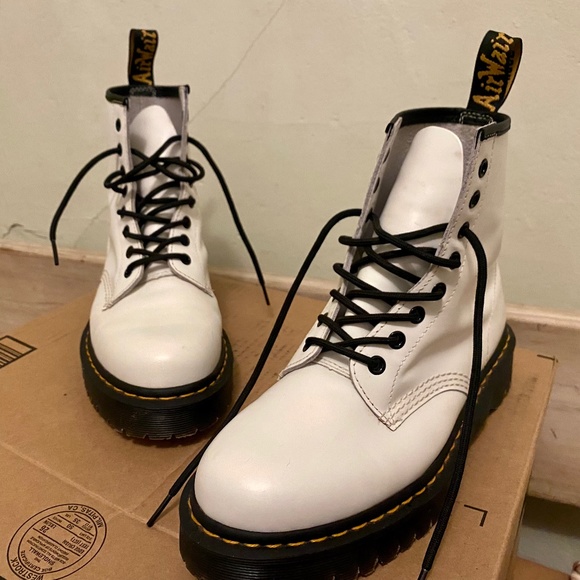 Dr. Martens 1460 BEX Boot - Picture 1 of 3